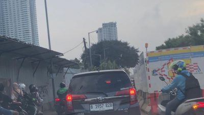 Proyek di Jalan Kalimalang sebabkan kemacetan. Foto: Gobekasi.id