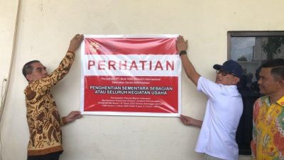 Menteri Perlindungan Pekerja Migran Indonesia (P2MI) Abdul Kadir Karding menyegel perusahaan penampungan TKI di Bekasi, Jumat (28/3/2025).