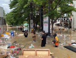 Kebanjiran, Pedagang di Mega Bekasi Hypermall Alami Kerugian Besar