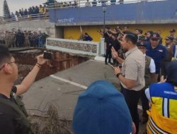 Tri Adhianto Dampingi AHY dan Pratikno Tinjau Jembatan Kemang Pratama yang Amblas Diterjang Banjir
