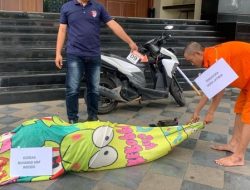 Driver Ojol Dibunuh Teman SD di Bekasi, Reka Ulang Ungkap Kekejaman 7 Kali Pukulan Pakai Balok Kayu