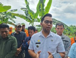 Lurah Kebalen Siap Beri Sanksi Sosial Terhadap Pelaku Pembuang Sampah di Kali Bekasi