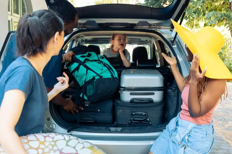 Ilustrasi berpergian jauh/traveling