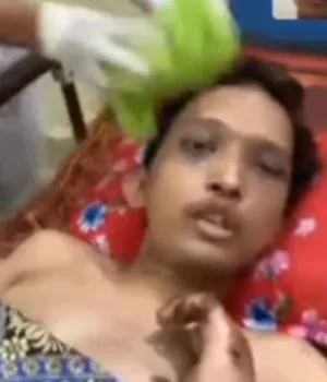 Ikhwan Sahab (27) saat masih sadar usai menjadi korban penganiayaan di Kamboja.