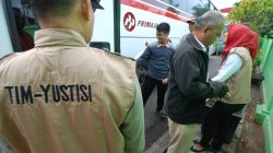 Kota Bekasi - Tim Yustisi Kota Bekasi mendata pendatang pasca Lebaran. Foto: Gobekasi.id