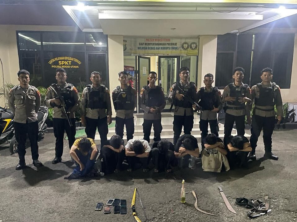 Polres Metro Bekasi Kota mengamankan 7 remaja yang hendak tauwran pada Minggu (13/4/2025) dini hari.