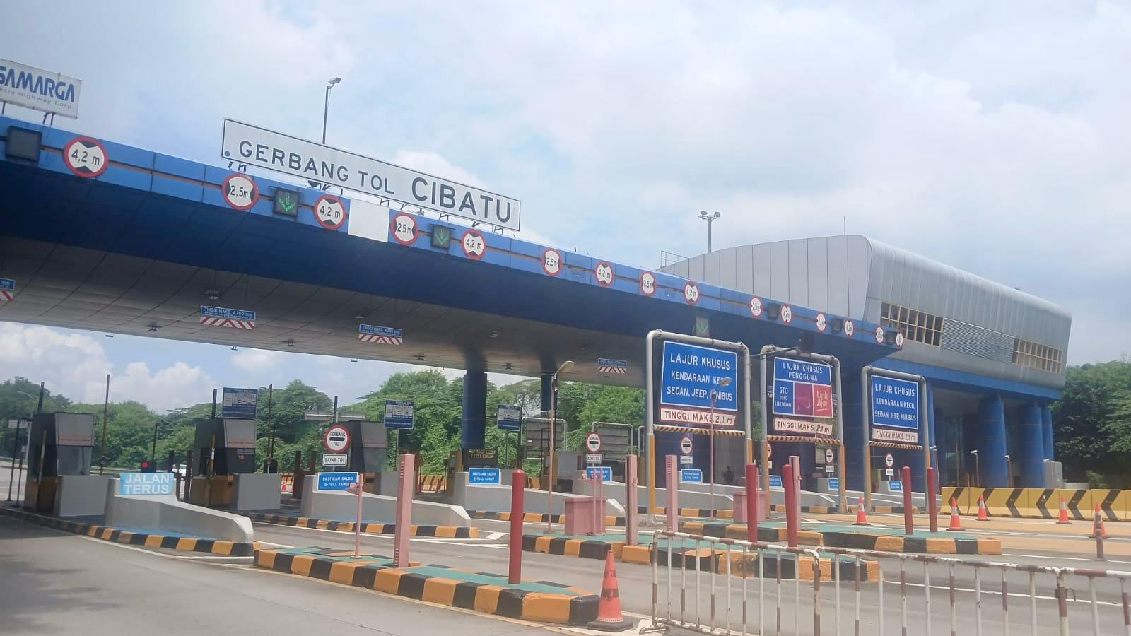 GT Tol Cibatu di ruas jalan Tol jakarta - cikampek