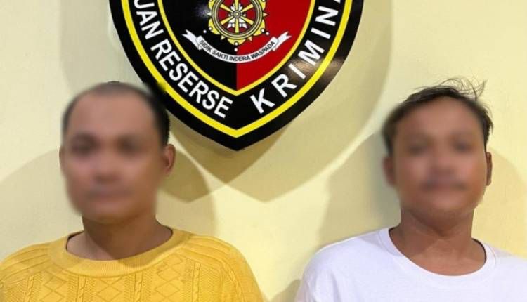 Polres Metro Bekasi Kota menangkap dua preman yang melakukan pungutan ke pedagang di Pasar Baru Bekasi