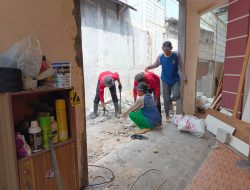 Bangunan di Atas Saluran Air di Pondok Pekayon Indah Dibongkar Paksa