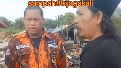Tangkapan layar seorang pria berbaju loreng oranye berdialog dengan pegiat lingkungan Ki Jaga Kali.