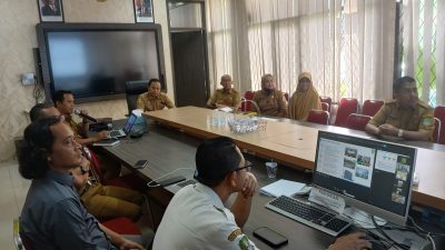 Bappelitbangda Kota Bekasi menggelar konsultasi Rancangan Awal RPJMD Kota Bekasi Tahun 2025–2029 bersama Tim Fasilitasi Bappeda Provinsi Jawa Barat pada Selasa (22/4/2025) secara daring melalui Zoom Meeting.