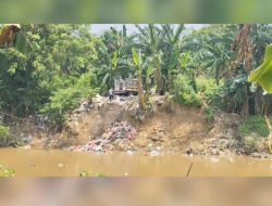 Pemkot Bakal Proses Hukum Pembuang Sampah ke Kali Bekasi