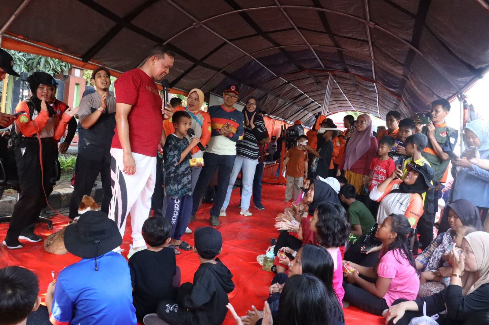 Wali Kota Bekasi Tri Adhianto hadir dalam edukasi kesipasiagaan sejak dini yang digagas BPBD di area CFD. Foto: Ist