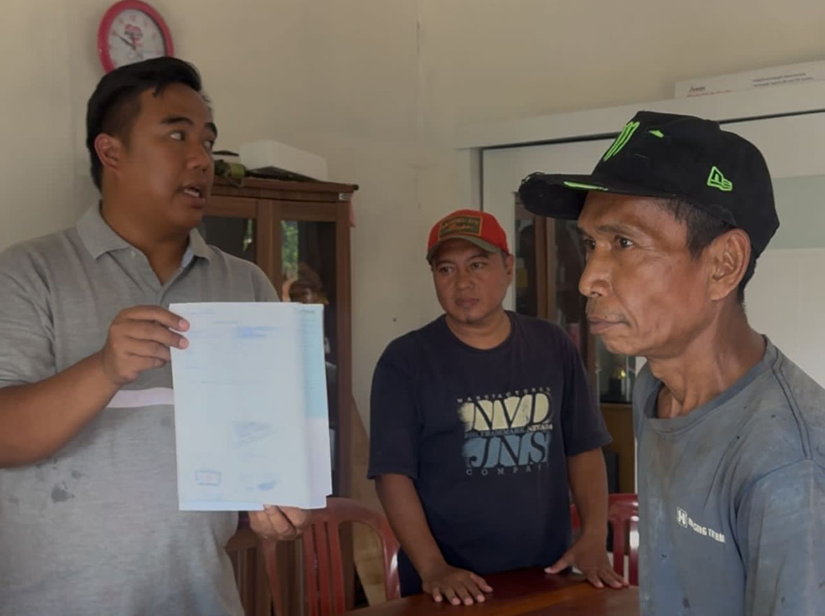 Anggota DPRD Kota Bekasi, Anton mengadvokasi Ratusan warga Perumahan Bhineka Asri 3, Kelurahan Sumurbatu, Kecamatan Bantargebang, Kota Bekasi. Foto: Ist