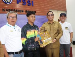 Atlet Muda Asal Bekasi, Karsa Sureza, Diberangkatkan ke Spanyol untuk Latihan di Akademi Levante UD