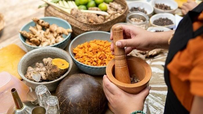 Ilustrasi obat herbal dan jamu
