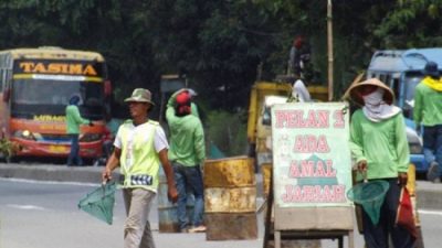 Ilustrasi Permintaan Sumbangan di Jalan Raya