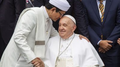 Nasaruddin Umar dan Paus Fransiskus (Foto: ANTARA FOTO/Dhemas Reviyanto)