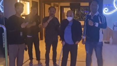 Kabupaten Bekasi - Pria berinisial HW (48) ditangkap Unit Resmob Polres Metro Bekasi lantaran melakukan aktifitas penipuan bermodus penyediaan tenaga kerja dan pengajuan permohonan realisasi biaya upah. Foto: Ist