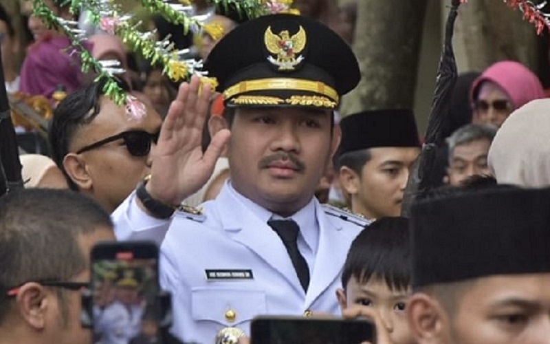 Kabupaten Bekasi - Bupati Bekasi Ade Kuswara Kunang