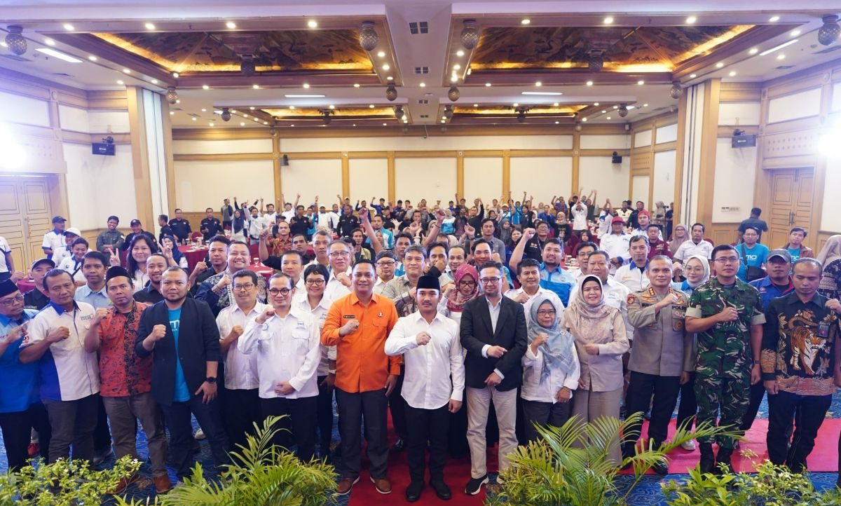 Peringatan Hari Buruh Internasional atau May Day 2025 tingkat Kabupaten Bekasi Jawa Barat di Lippo Cikarang, Kamis (1/5/2025).