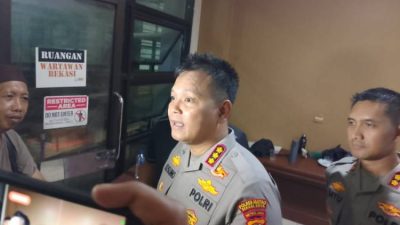 Kota Bekasi - Kapolres Metro Bekasi Kota, Kombes Pol Kusumo Wahyu Bintoro, didampingi Wakapolres AKBP Bayu Pratama Gubunagi dan Kasat Reskrim Kompol Binsar Hatorangan Sianturi.