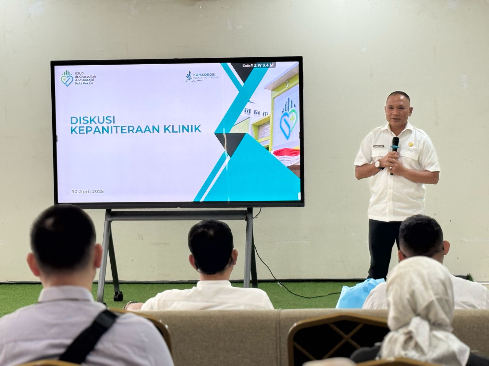 Direktur RSUD CAM, Kusnanto Saidi saat memberikan pemaparan kepaniteraan klinik.