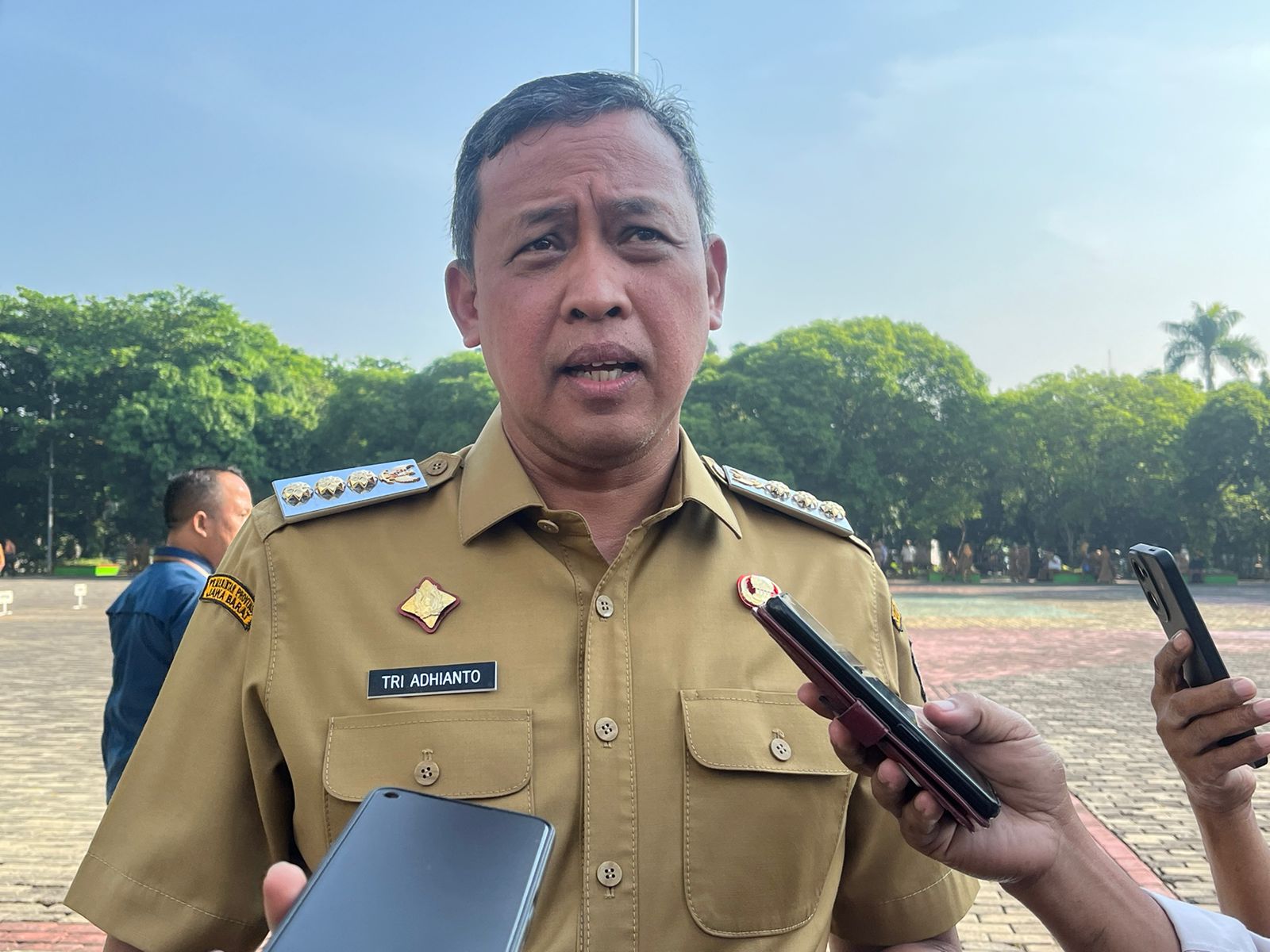 Wali Kota Bekasi Tri Adhianto usai apel pagi, Senin (5/5/2025). Foto:: Ist