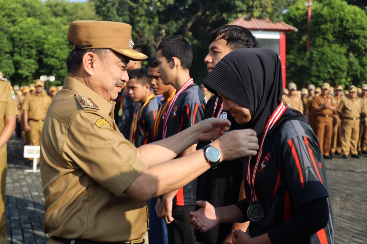Wakil Wali Kota Bekasi, Abdul Harris Bobihoe, mengungkapkan kebanggaannya atas pencapaian para atlet.