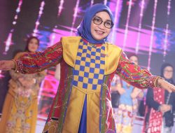 Wiwiek Hargono Tampil Mempesona di Fashion Show Apeksi Surabaya, Promosikan Batik Bekasi ke Kancah Nasional