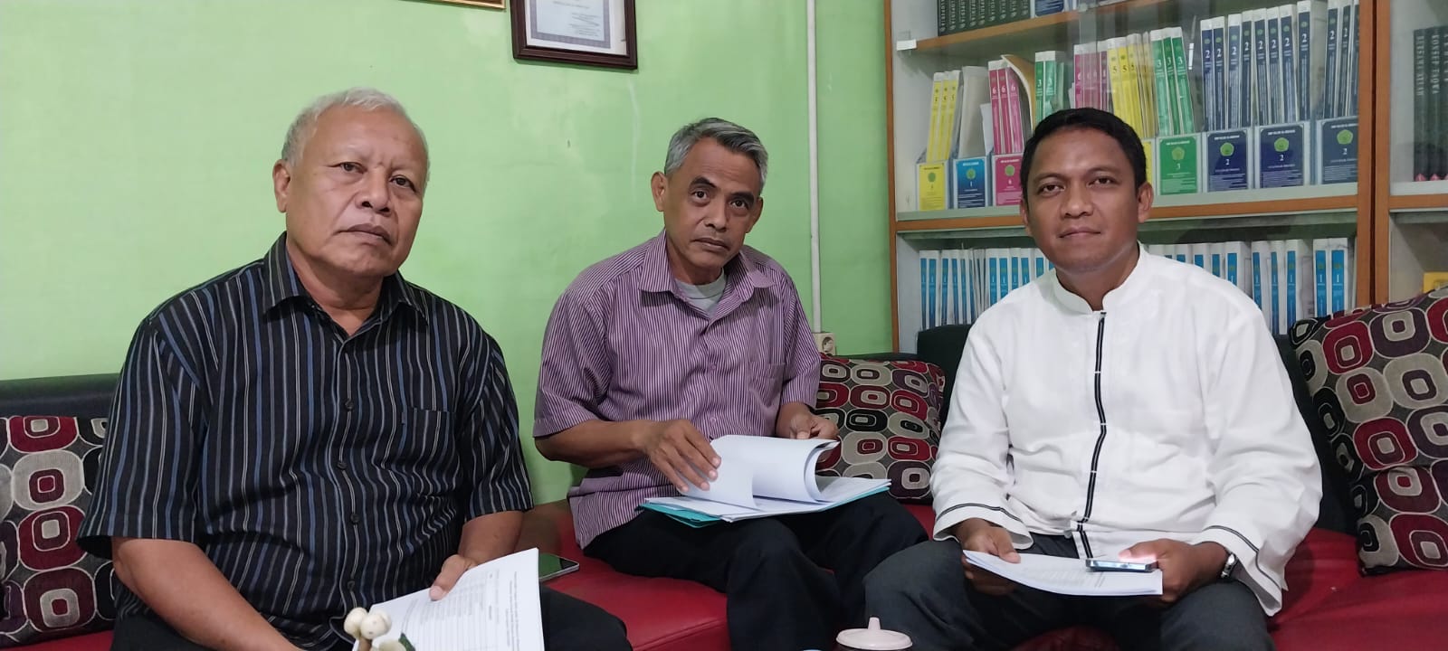 Kota Bekasi - BMPS Bakal Gugat Disdik Kota Bekasi ke PTUN buntut pencatutan nama dalam penetapan Rombel