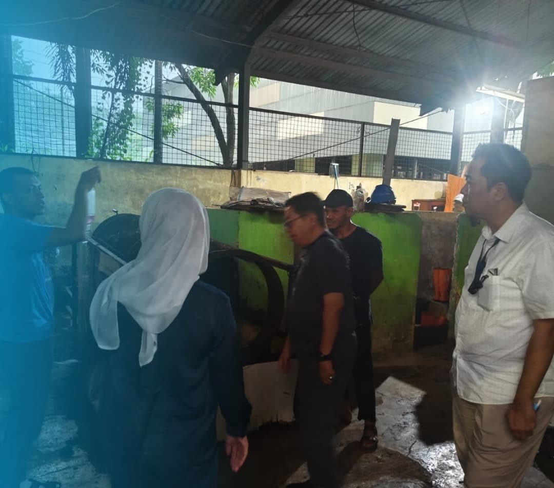 Kota Bekasi - KLHK melalui Tim Pendamping Teknis melaksanakan kegiatan monitoring dan evaluasi (monev) lapangan di Kota Bekasi sebagai tindak lanjut dari sanksi administratif penghentian sistem open dumping di sejumlah Tempat Pemrosesan Akhir (TPA).