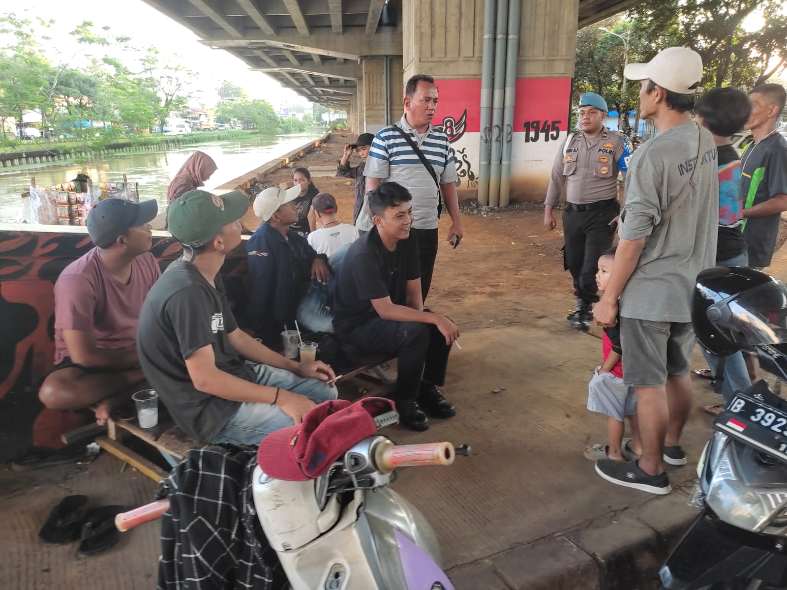 Kota Bekasi - Polsek Bekasi Barat kembali melaksanakan penertiban praktik parkir liar di wilayah Kalimalang, tepatnya di Kelurahan Jakasampurna, Kota Bekasi.