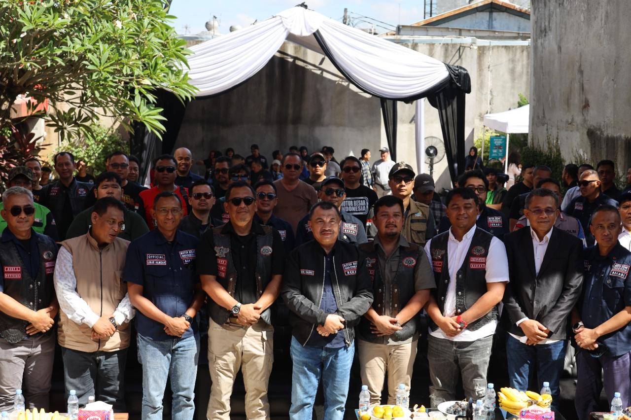 Kota Bekasi - Wakil Wali Kota Bekasi, Abdul Harris Bobihoe, menghadiri pelantikan pengurus MBI Kota Bekasi yang kini dipimpin oleh Afif selaku Ketua terpilih hasil Musyawarah Wilayah (Muswil) MBI Kota Bekasi, di kawasan Bekasi Selatan.