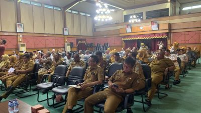 Kota Bekasi - Badan Pengelolaan Keuangan dan Aset Daerah (BPKAD) menggelar sosialisasi pembinaan mitra kerja sama pemanfaatan Prasarana, Sarana, dan Utilitas Umum (PSU) serta program pengendalian gratifikasi di Balai Patriot, Selasa (27/5/2025).