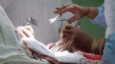 Ilustrasi penanganan serius oleh medis