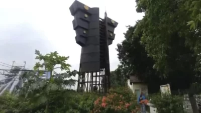 Kota Bekasi - Sejumlah pelat tembaga pada Monumen Perjuangan Kali Bekasi yang berdiri di Jalan Ir. H. Juanda, Bekasi Selatan, Kota Bekasi, dilaporkan hilang dicuri.