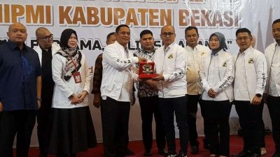 Kabupaten Bekasi - Wakil Bupati Bekasi, Asep Surya Atmaja menghadiri Musyawarah Cabang (Muscab) ke-III BPC HIPMI Kabupaten Bekasi yang digelar di Hotel Sahid Jaya Lippo Cikarang, Rabu (26/6/2025).
