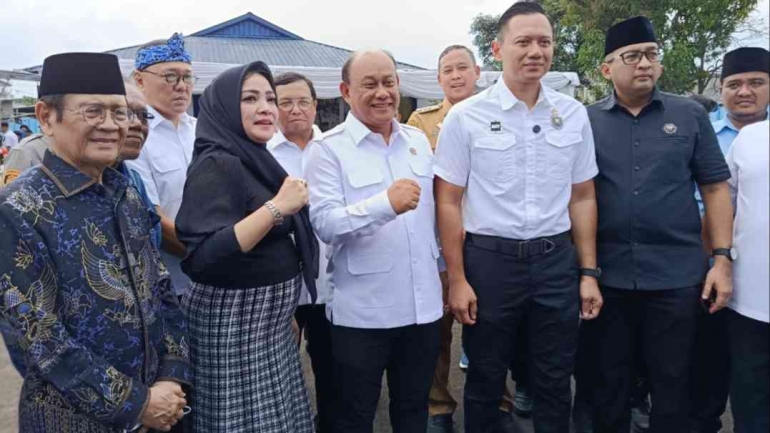 Kota Bekasi - Menteri Koordinator Bidang Infrastruktur dan Pembangunan Kewilayahan, Agus Harimurti Yudhoyono (AHY), meresmikan operasional Dapur Makan Bergizi Gratis (MBG) milik Yayasan Garuda Biru Indonesia di Jatiasih, Kota Bekasi, pada Senin (30/6/2025). Foto: Kompasiana