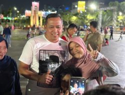 Plaza Patriot Jadi Wadah Edukasi dan Hiburan, Tri Adhianto Nobar Film “Pahlawan” Bersama Warga