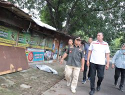 Wali Kota Bekasi Tegas: Semua Bangunan Liar di Sempadan Sungai Harus Dibongkar