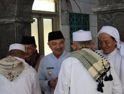 Lewat Safari Jumat, Harris Bobihoe Serap Aspirasi Warga Bekasi Langsung dari Masjid