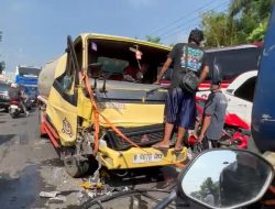 Kecelakaan Beruntun Libatkan Tiga Kendaraan di Bekasi Timur