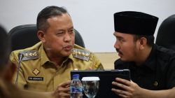 Kota Bekasi - Pertemuan Wali Kota Bekasi Tri Adhianto dan Bupati Bekasi Ade Kuswara Kunang membahas persoalan aset hingga investasi yang masih tumpang tindih di kedua daerah.