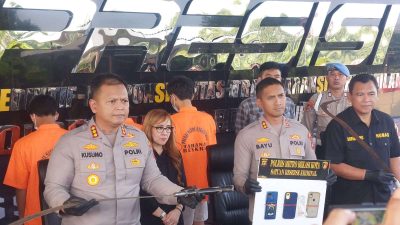 Kota Bekasi - Kapolres Metro Bekasi Kota, Kombes Pol Kusumo Wahyu Bintoro, saat menggelar konferensi pers tawuran maut di Jatiasih.