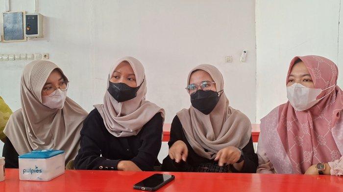 Kota Bekasi - Mantan tenaga pengajar, Salsabila Syafwani, mengungkapkan bahwa ijazah milik salah seorang guru masih ditahan pihak sekolah, meskipun guru tersebut telah resign hampir satu tahun lalu.