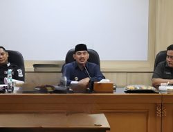 Bupati Bekasi Dorong Peningkatan Akses Jalan Pertanian dan Kebersihan Desa