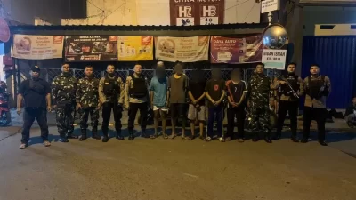 Kota Bekasi - Lima remaja diamankan oleh Tim Perintis Presisi Polres Metro Bekasi Kota usai terlibat dalam aksi tawuran yang terjadi di Jalan Rawa Bambu, Kecamatan Bekasi Utara, pada Minggu (22/6/2025).