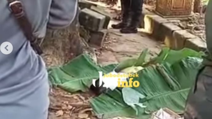 Kota Bekasi - Seorang pria berprofesi sebagai tukang roti ditemukan tewas secara tragis di pinggir jalan kawasan Jatiasih, Kota Bekasi, pada Senin pagi (21/7/2025).