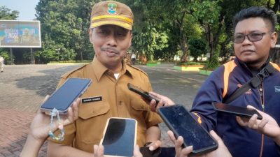 Kota Bekasi - Kepala Dinas Pendidikan Kota Bekasi, Alexander Zulkarnain, usai apel pagi di lingkungan Kantor Pemerintah Kota Bekasi, Senin (21/7/2025).